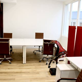 Bureau privé 40 m² 8 postes Location bureau Rue Bichat Paris 75010 - photo 1